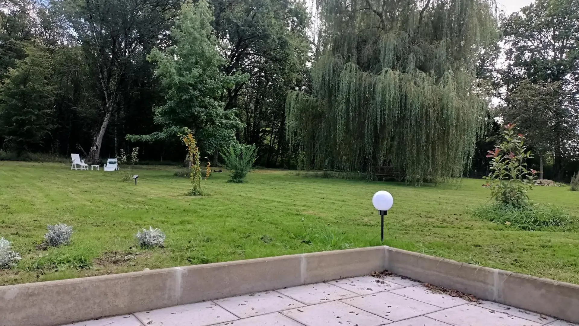 Bed & Breakfast Suite Balneo En Bord De Foret Pouzy-Mesangy France