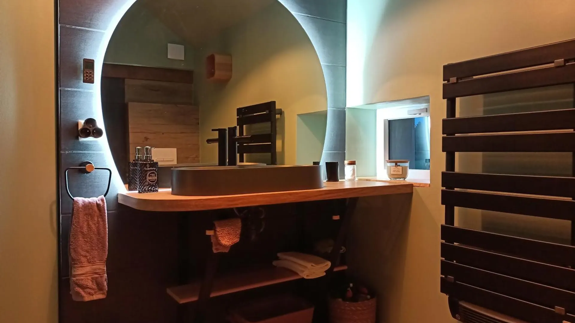 Bed & Breakfast Suite Balneo En Bord De Foret Pouzy-Mesangy