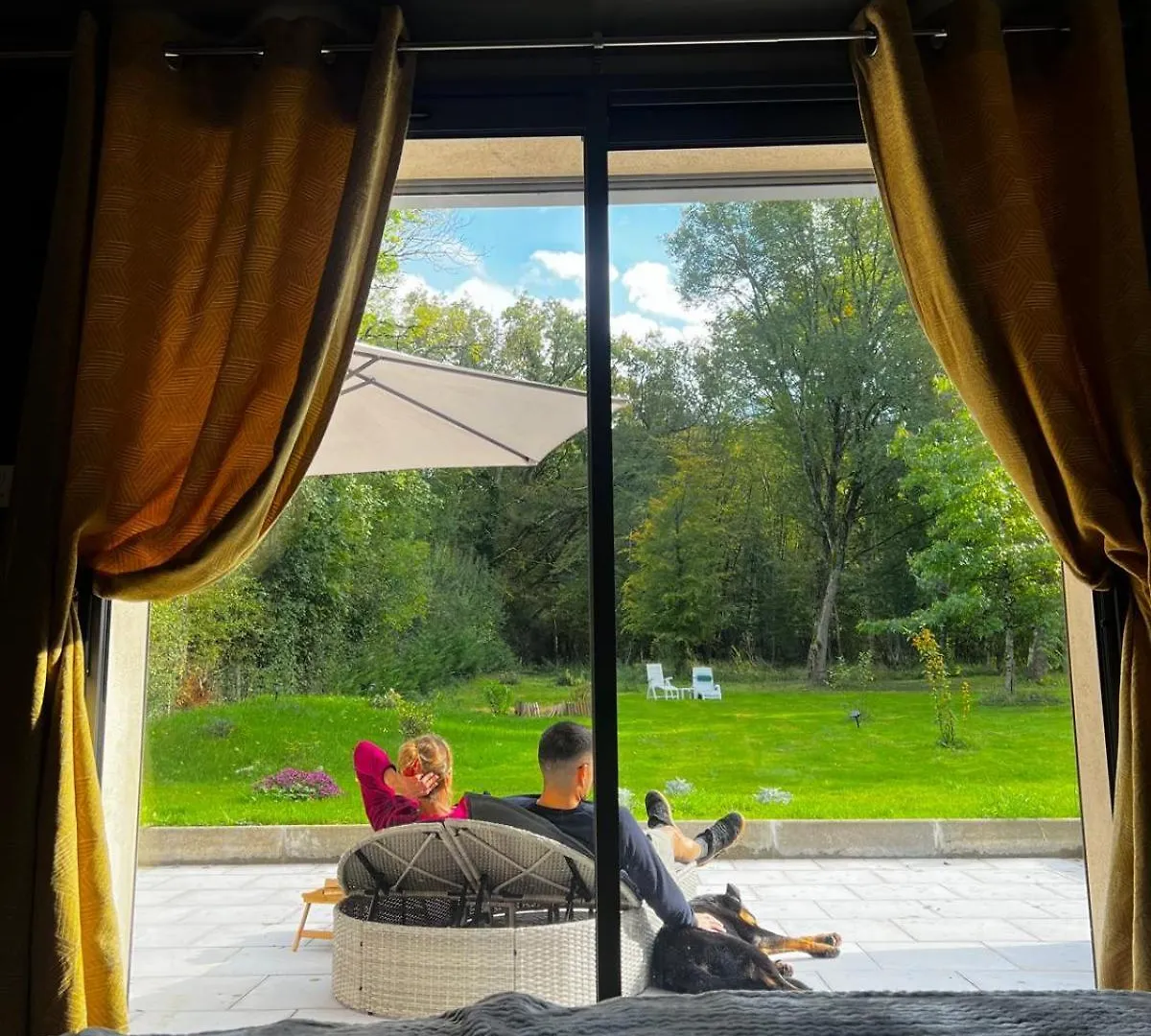 Suite Balneo En Bord De Foret Pouzy-Mesangy Bed & Breakfast